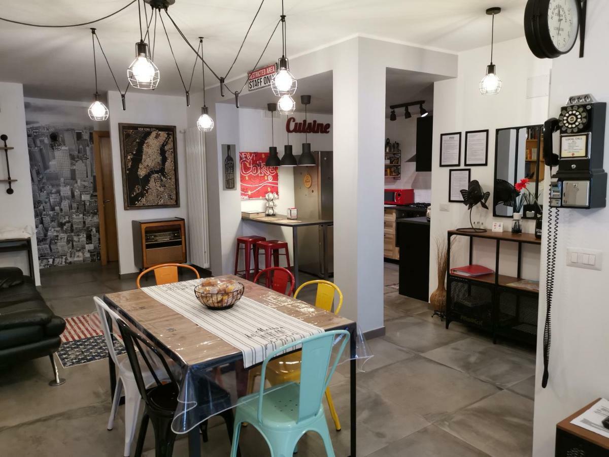 The Black Dog House Валенцано Екстериор снимка