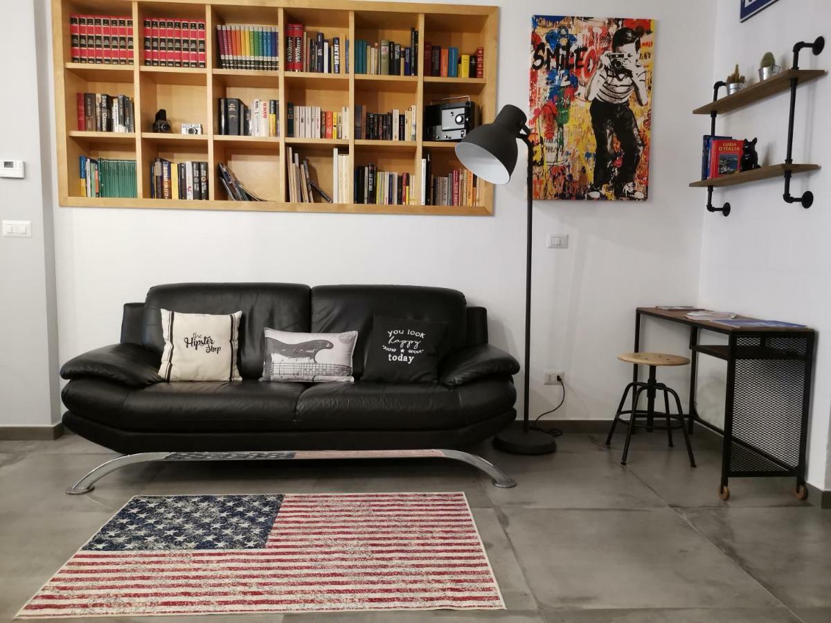 The Black Dog House Валенцано Екстериор снимка